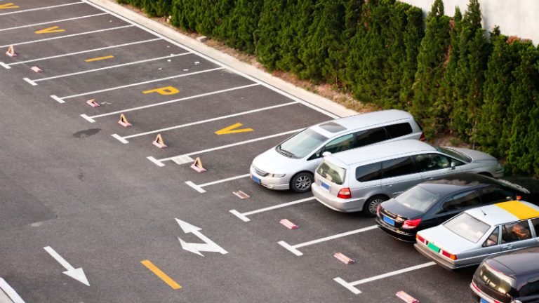 Use a Convenient Parking Garage in Chicago When Traveling To the City