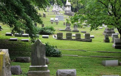 How Does a Cemetery Service Honor the Catholic Burial Tradition?